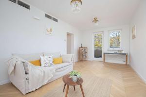 Luxury Apartments in the Heart of the City by Noclegi Renters