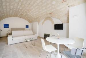 Palazzo Della Tore 001-Elegant Historic Escape