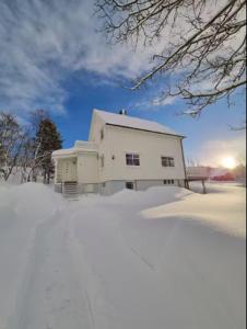 Hus i naturskjønne omgivelser