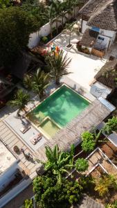 Uhuru Hotel & Restaurant