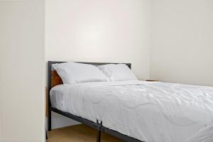 Recently Remodeled Mins from beach+Putting Green