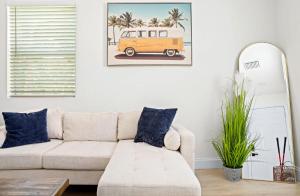 Recently Remodeled Mins from beach+Putting Green