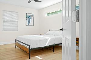 Recently Remodeled Mins from beach+Putting Green