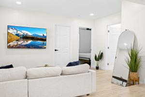 Recently Remodeled Mins from beach+Putting Green