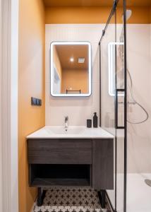 New Old Town studio - Luxury mattress, TV, Work desk, AC, Security