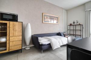 Large Central Apartment Milan’s Navigli – 5 Gu...