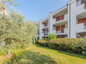 Apartment Monolocale Panorama by Interhome