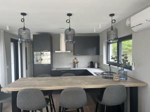 Holiday Home De Zeebries by Interhome