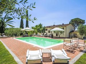 Villa Villa Beboli per 18 pax by Interhome