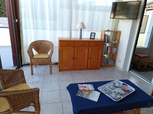 Superbe pavillon dans résidence avec piscine -parking privatif -6CYC119