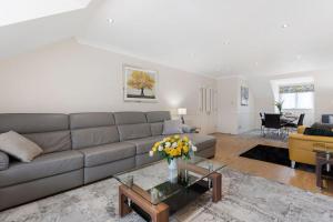 Long-Term Large Penthouse - Golf course nearby