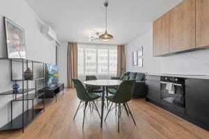 LAM Discovery AC - Balcony