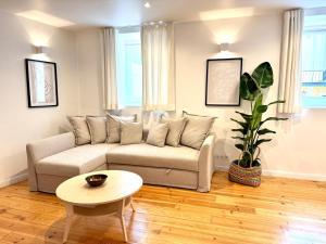 The Yellow House - Duplex