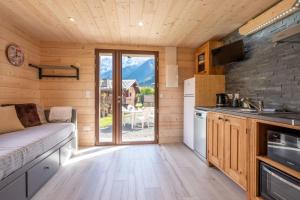Mont Blanc chain view hike relaxation