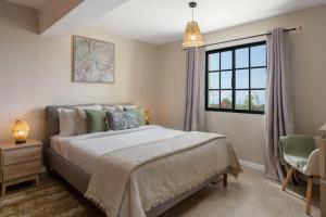 Relax Garden House by An Island Apart