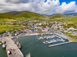 Holiday Home Dingle HC - S7 - TR4 No 13 by Interhome