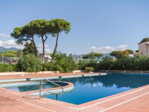 Apartment Appartamento Residence Henderson by Interhome
