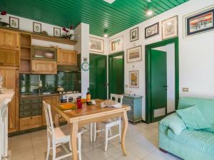 Apartment Appartamento Residence Henderson by Interhome