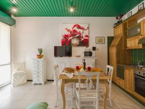 Apartment Appartamento Residence Henderson by Interhome