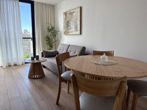 Depto Barbi - Depto Zona Guemes Edificio Maires Urbano Para 4 PAX - Hola Sur