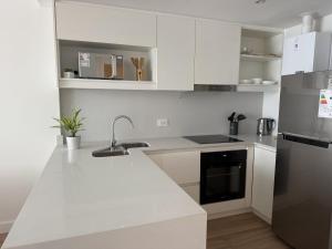 Depto Barbi - Depto Zona Guemes Edificio Maires Urbano Para 4 PAX - Hola Sur