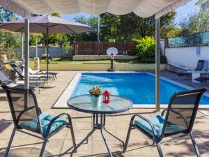 Holiday Home Sandra by Interhome