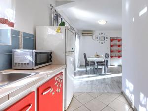 Holiday Home Sandra by Interhome