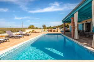 Stone villa Jurenda with pool