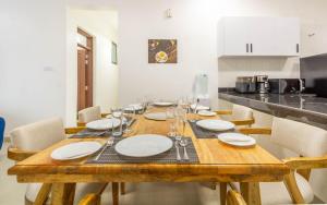 Elnas Baobab Waves - 3BR Beachfront Nyali