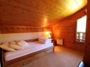 Duplex chaleureux 4 pièces avec wifi, parking, proche spa & bus pour ski - FR-1-572-43