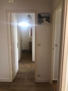 appartement entierement rénové avec vue sur le bassin et villa St Yves parking privé