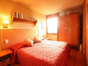 Chalet 5 ch, 11 pers, terrasse sud, Les Carroz - FR-1-572-115