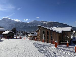 Appartement 5 pièces au pied des pistes, 8 pers, avec parking et WiFi - FR-1-572-277