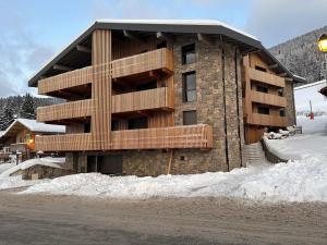 Appartement 5 pièces au pied des pistes, 8 pers, avec parking et WiFi - FR-1-572-277