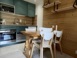 Appartement 2 Pièces Cabine pour 6 pers. avec Balcon - Pied de Piste, Parking Inclus - FR-1-572-261