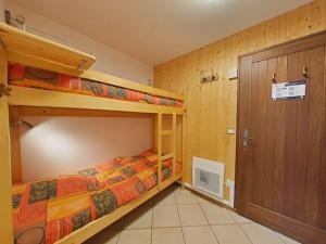 Studio ski aux pieds avec terrasse, parking et Wi-Fi - 4 couchages - FR-1-241-173