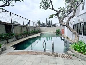 Apartemen Gunung Putri by Maknyoss Rooms