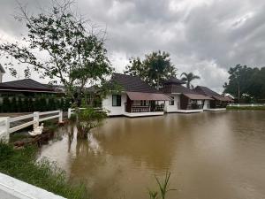 Kenikar Raintree Residence Hotel