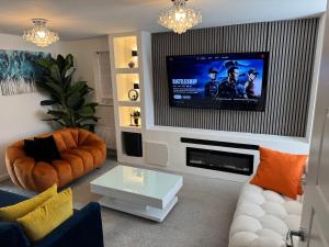 2 Private Contractor-Friendly Rooms