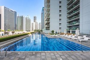 Free housekeeping visits during your stay - StayShort - Business Bay for 4 people with a Fabulous Pool