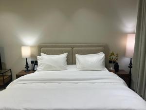 سويت بغرفة نوم أنيقة وواسعة ودخول ذاتي