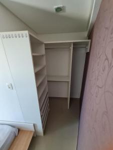 Flat mobiliado e bem localizado