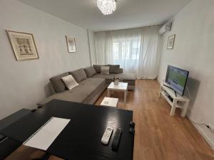 AVIATIEI Globalworth-Mall Promenada