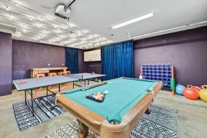 Grand Gem for Large Groups - Pool Cinema Playroom