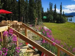 Southern Lakes Resort - Teslin