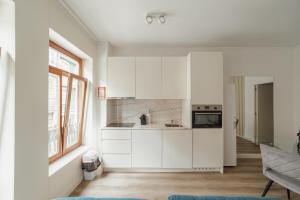 Downtown Comfort Apartment by Vacationy