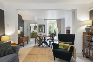 Cottage in central Porlock with garden & parking