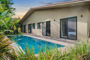 Casa Ola - Tropical Beachside Escape