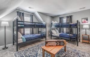 Near Downtown, Shelby Farms Park - Crievewood Cove