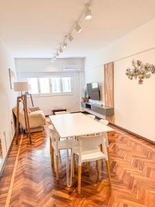Dpto ubicacion perfecta cuatro habitaciones tres baños en calle caseros, renovado y remodelado - Bonavista Rentals